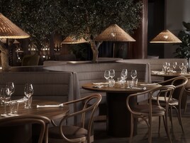 2 restaurantes; se sirven desayunos 