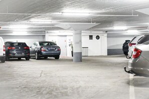 Self parking - Hotel Jutlandia (Frederikshavn)