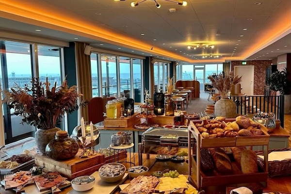 Café da manhã com buffet todos os dias (DKK 135.00 por pessoa)