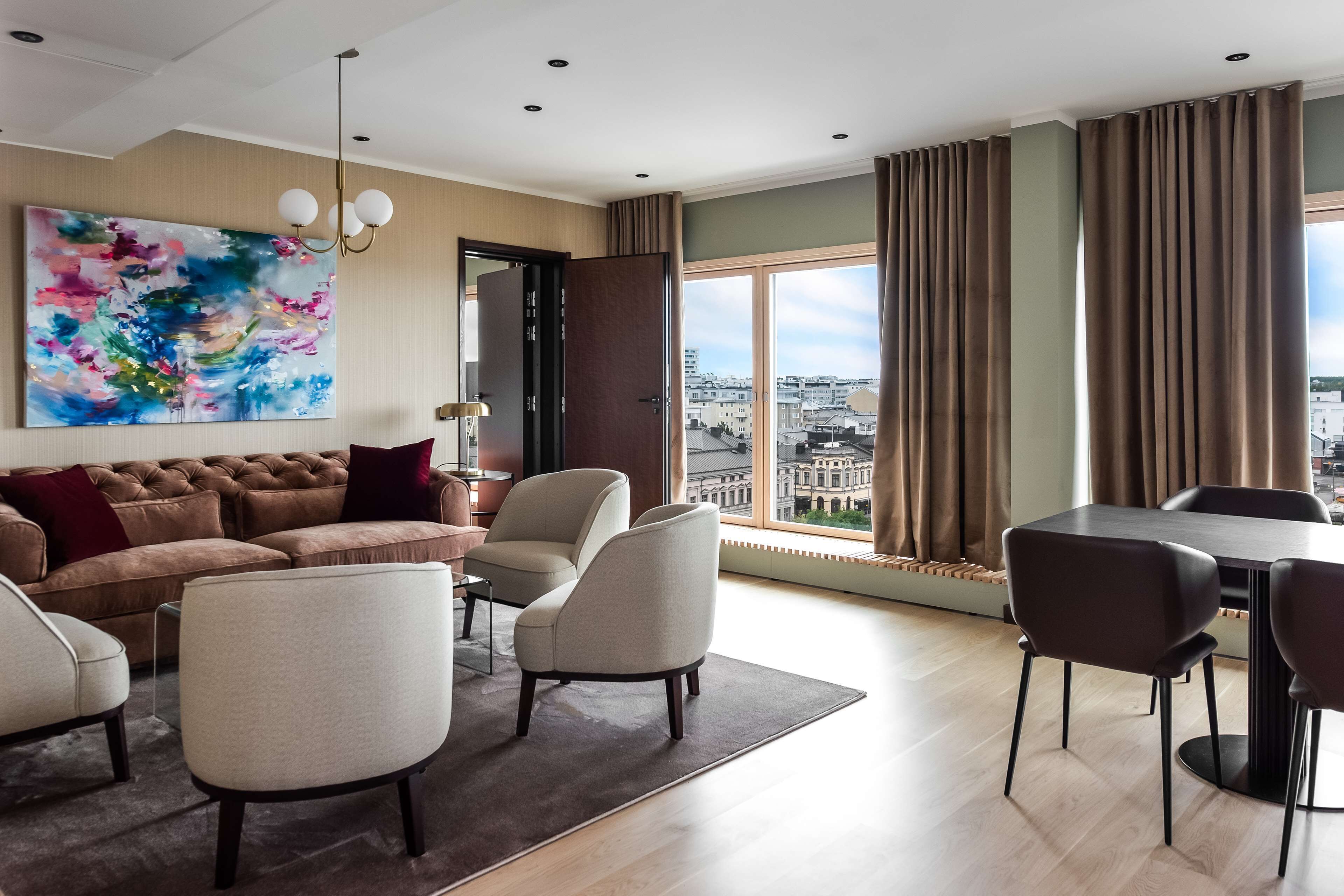 Bộ đồ giường cao cấp, chăn bông, nệm cao su hoạt tính (memory foam) 