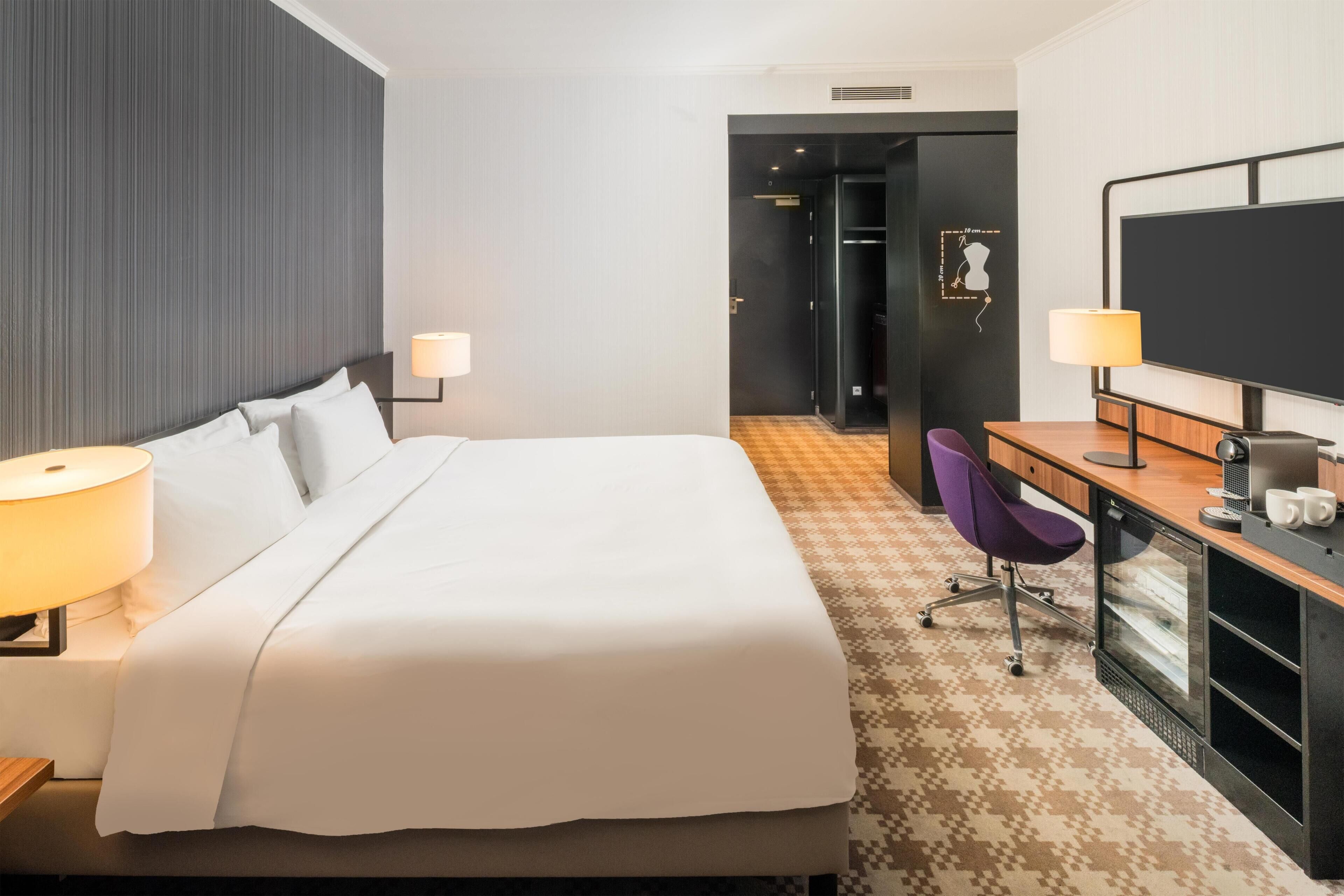 Ropa de cama hipoalergénica y minibar 
