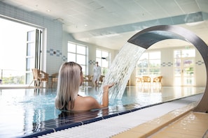 Sauna, poreallas, höyrysauna, kuumakivihierontaa, klassista hierontaa