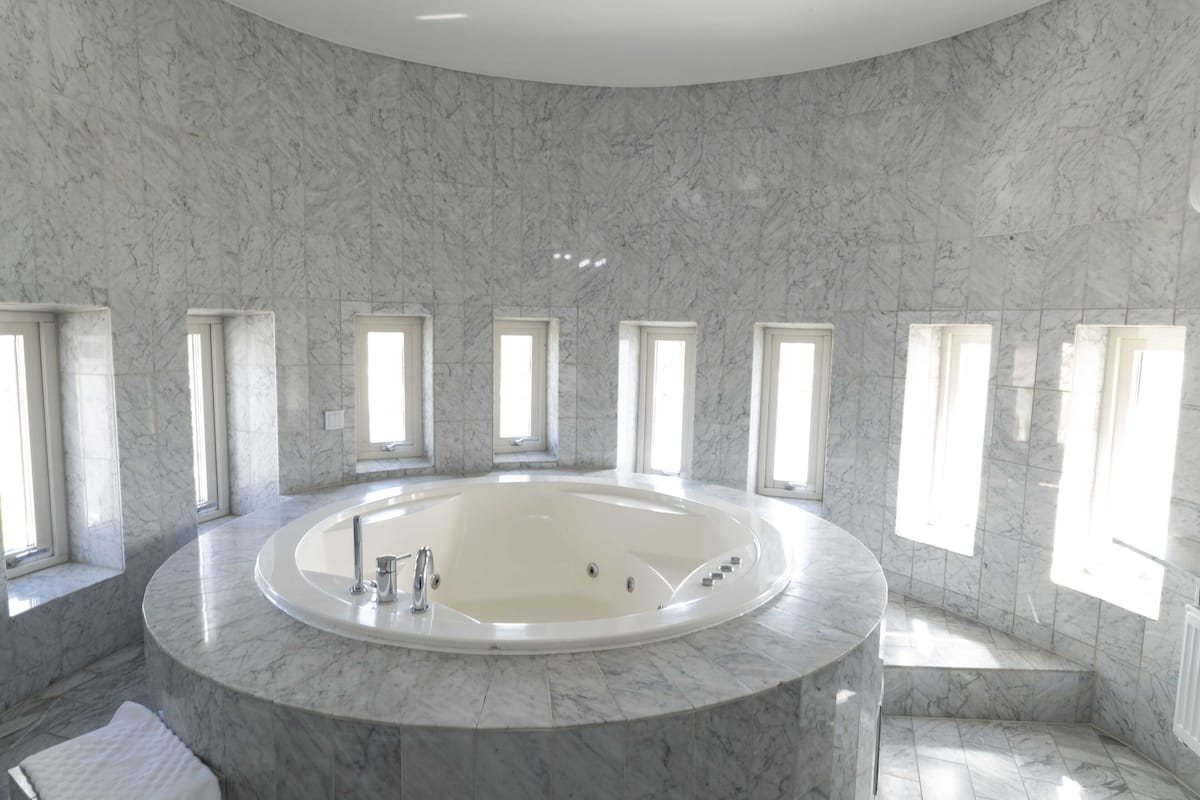 suite | 1 bedroom, hypo-allergenic bedding, blackout curtains