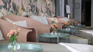 Sauna, bain à remous, hammam, massages suédois, massages