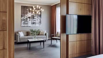1 bedroom, premium bedding, in-room safe, desk