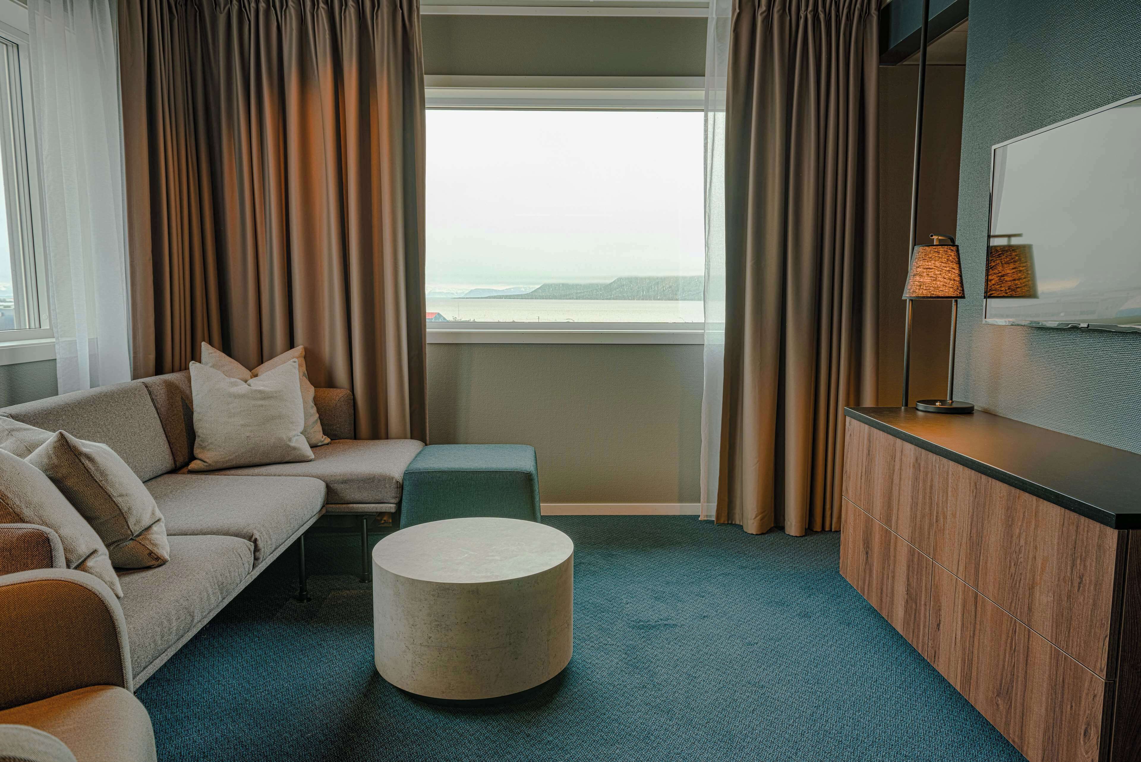 suite, 1 bedroom | desk, laptop workspace, blackout curtains, free cots/infant beds