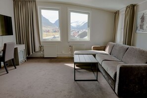 Habitación familiar | 1 dormitorio, escritorio, espacio para trabajar con un portátil