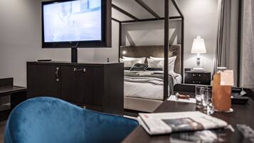 Hochwertige Bettwaren, Minibar, Zimmersafe, individuell dekoriert