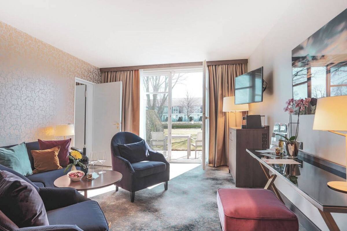Deluxe Suite, Terrace | Premium bedding, minibar (some free items), in-room safe, desk