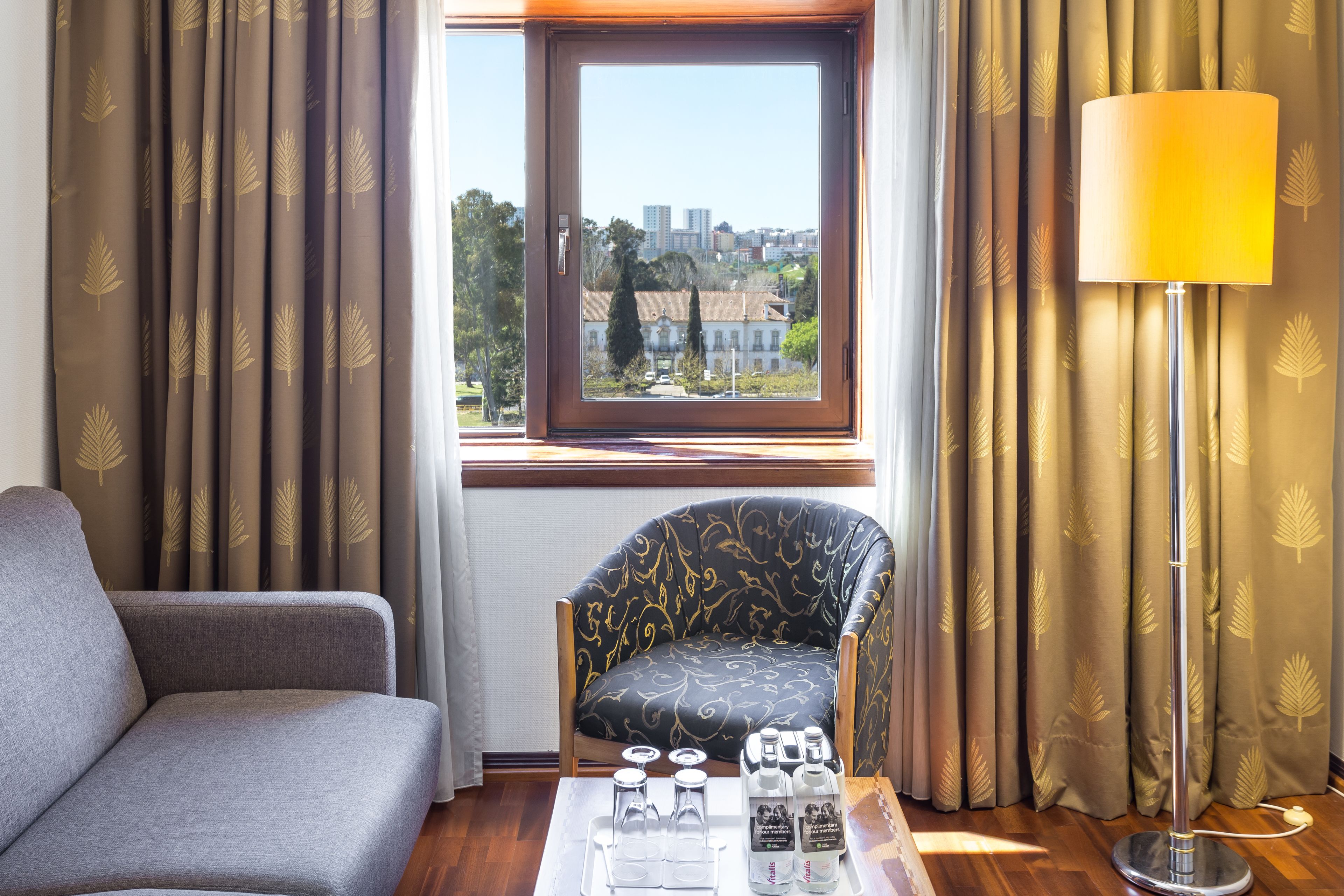 Familienzimmer | Minibar, Zimmersafe, Verdunkelungsvorhänge, schallisolierte Zimmer