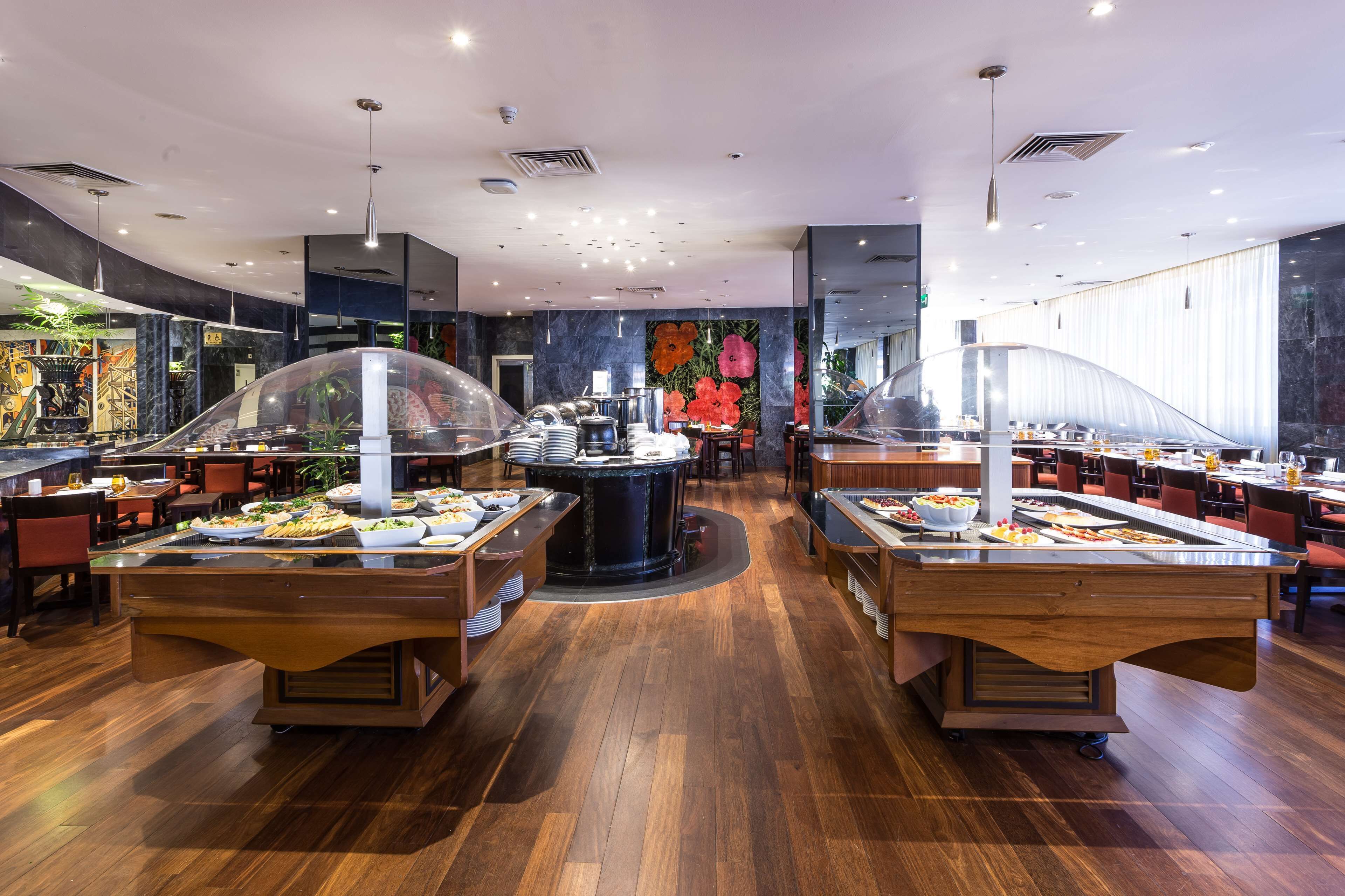 breakfast, lunch and dinner served