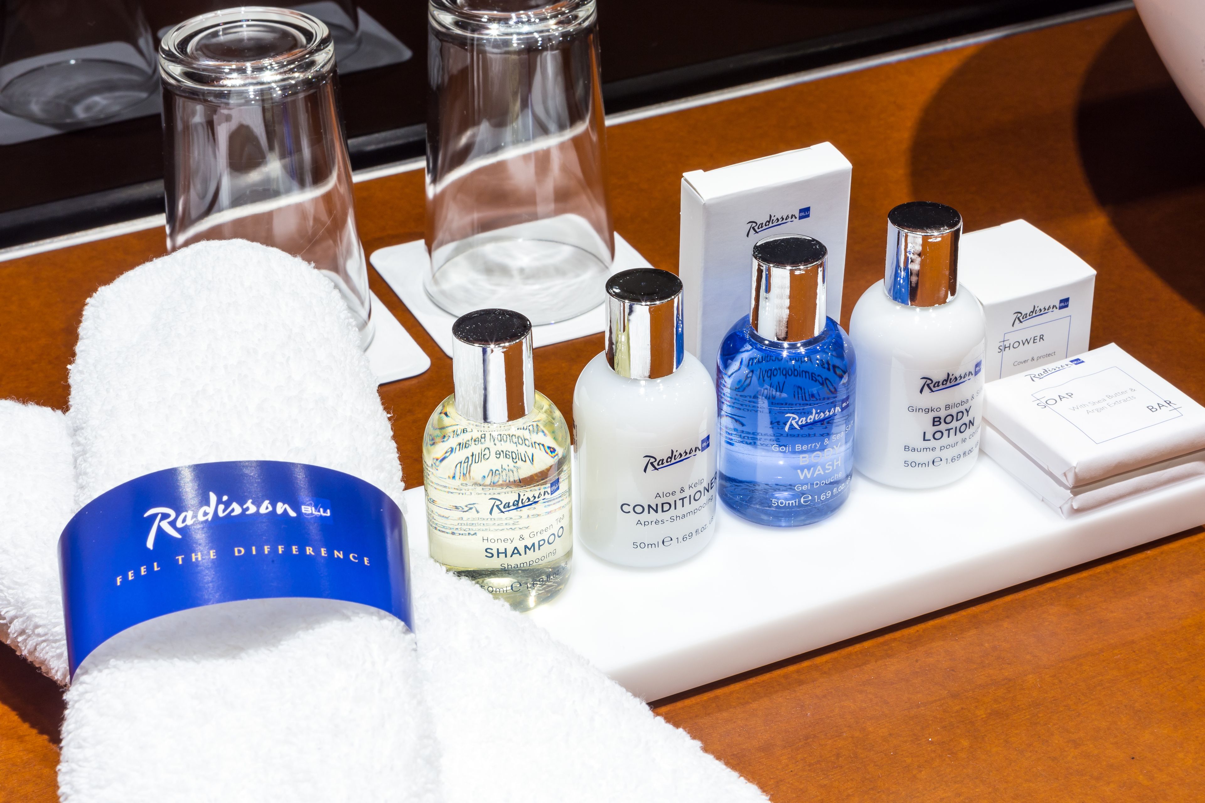 family room | bathroom amenities | shower, free toiletries, hair dryer, slippers