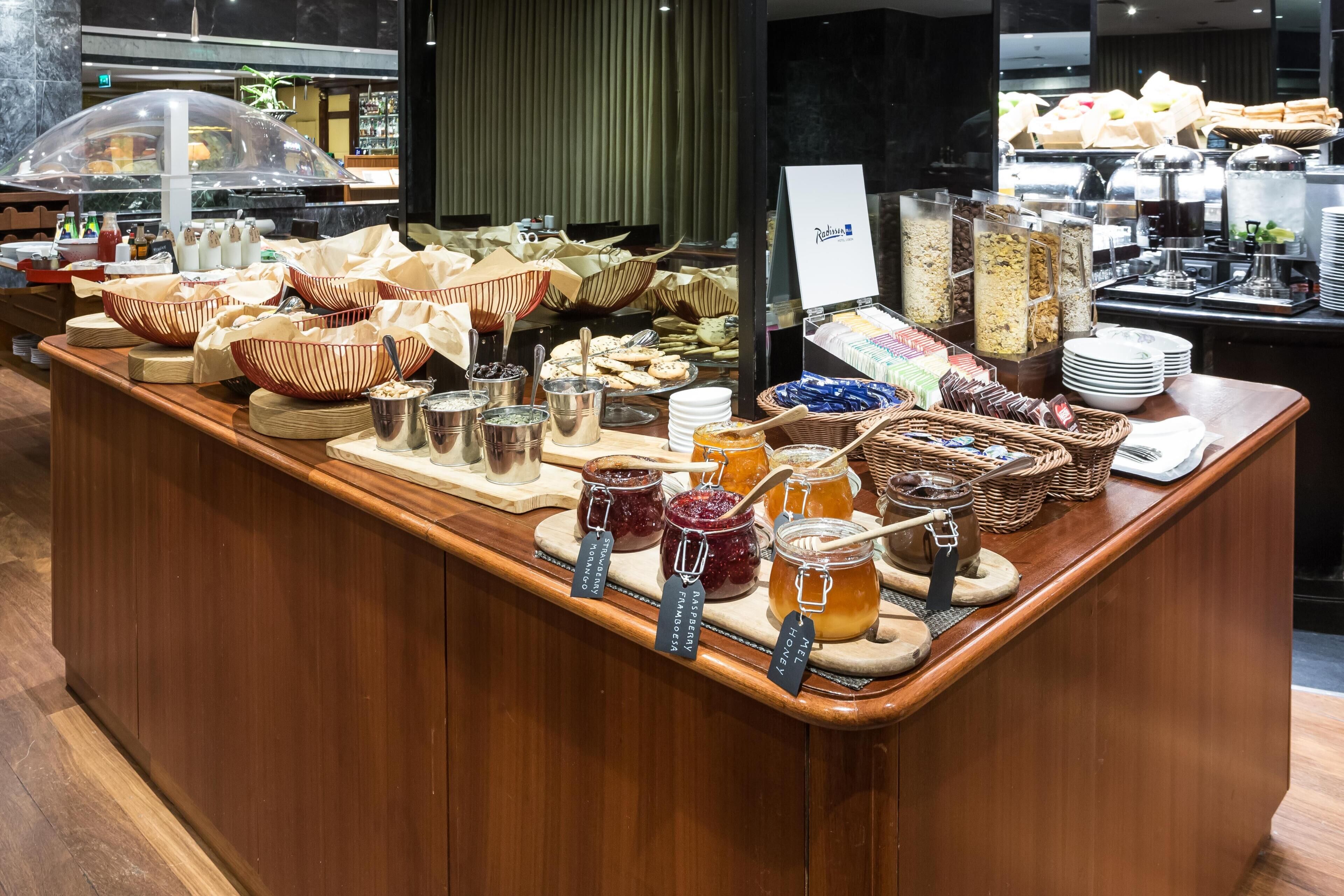 Desayuno buffet todos los días (con cargo) 