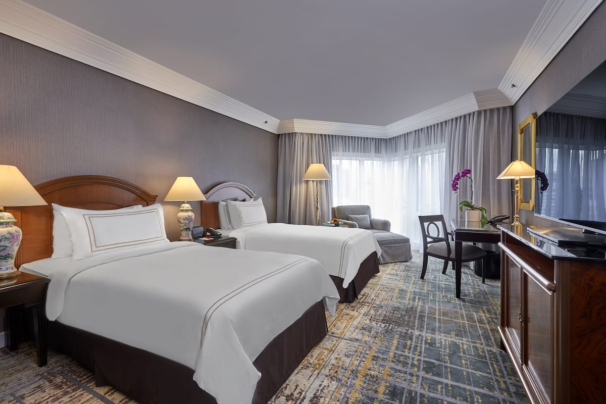 Classic Room, 2 Twin Beds | Premium bedding, in-room safe, desk, laptop workspace