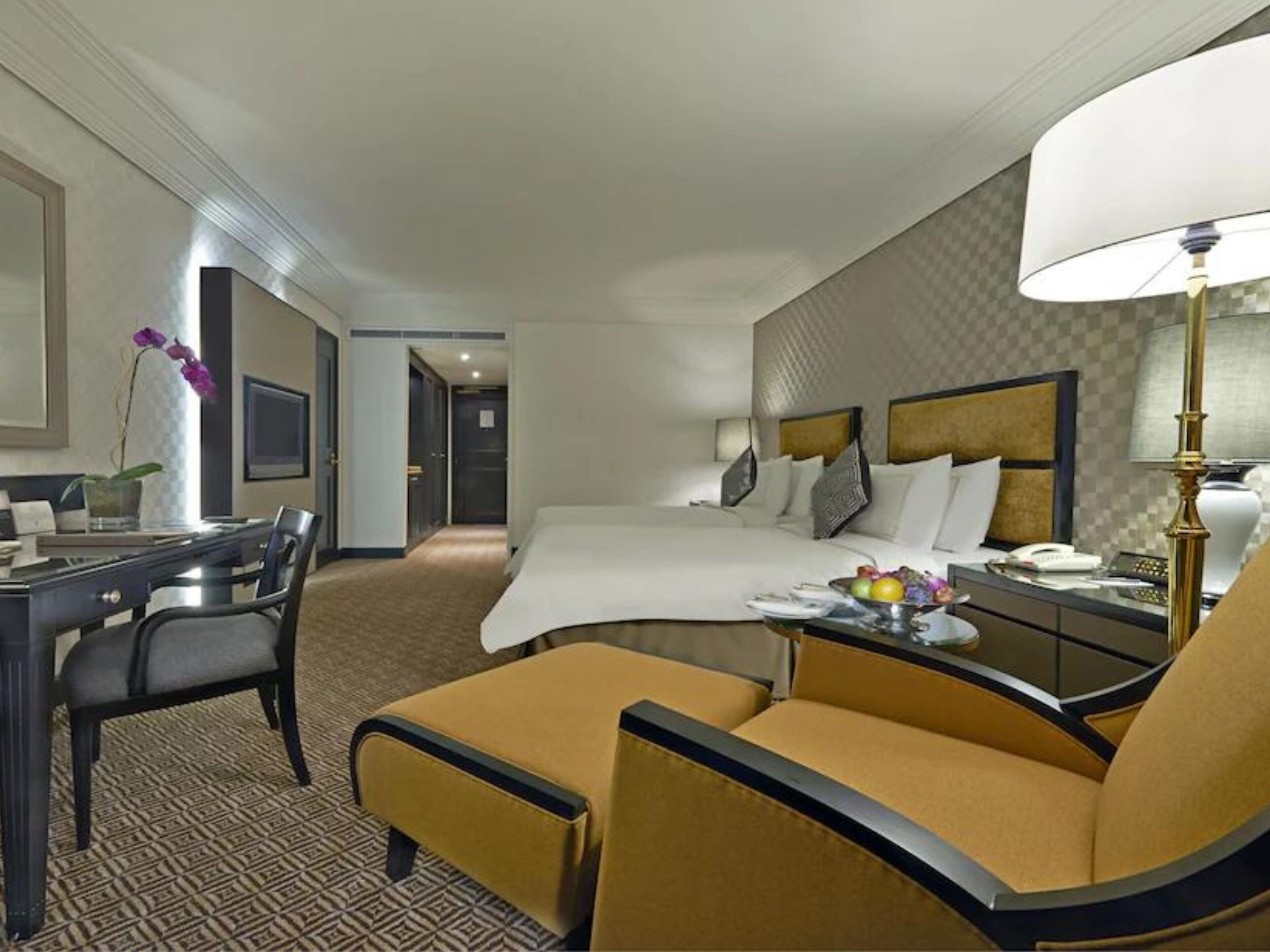 Deluxe Room, 2 Single Beds | Premium bedding, in-room safe, desk, laptop workspace