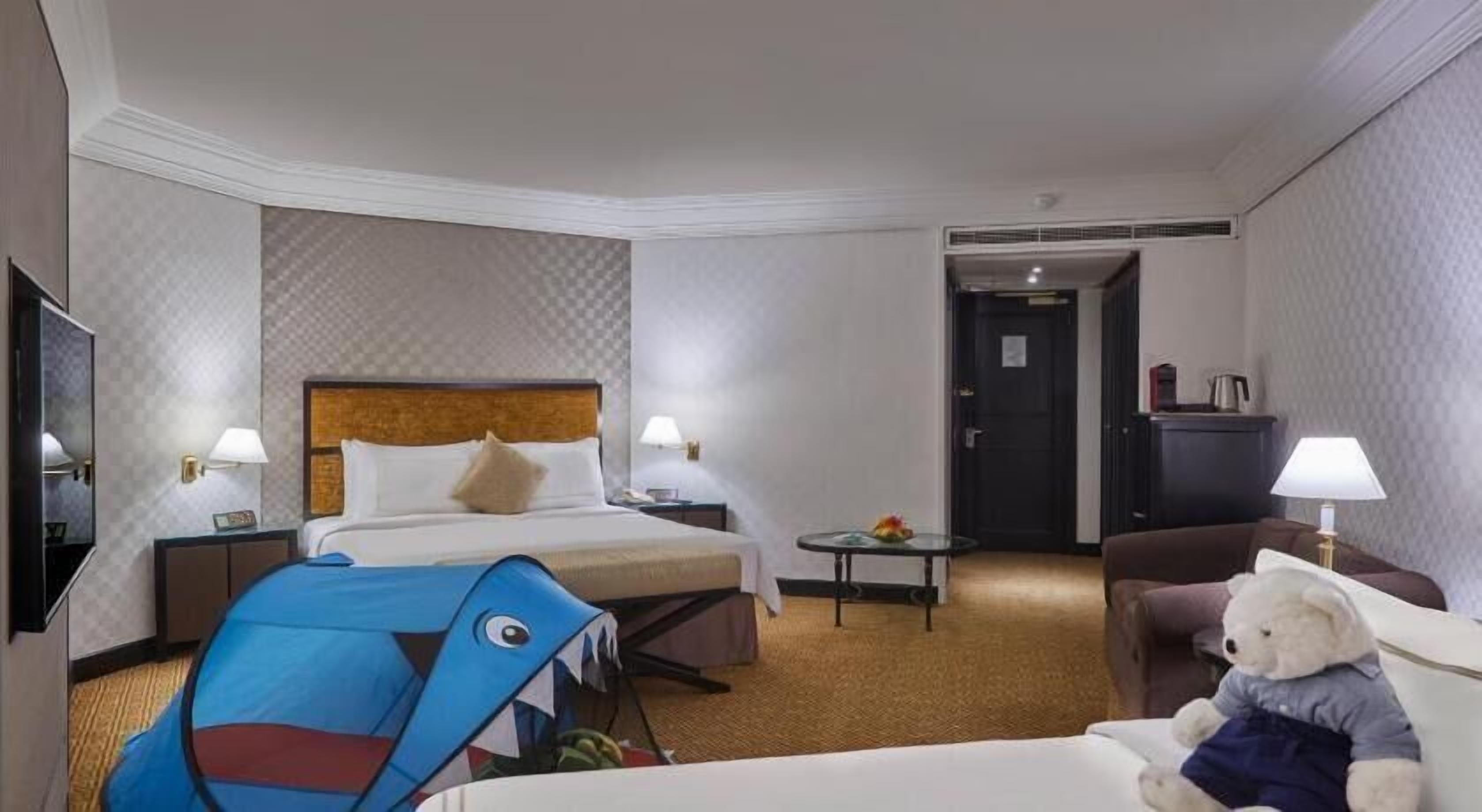 Premium bedding, in-room safe, desk, laptop workspace