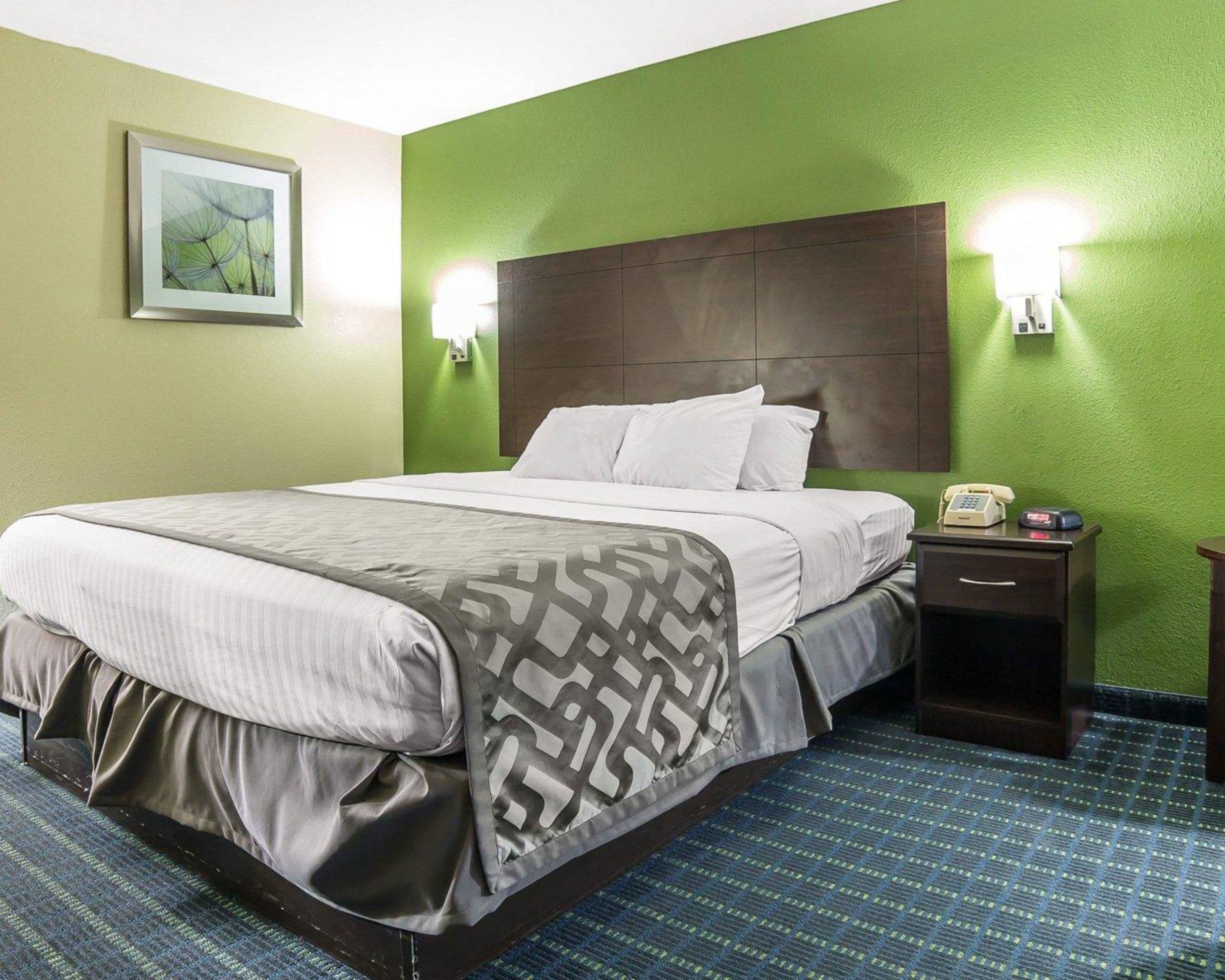 Rodeway Inn & Suites