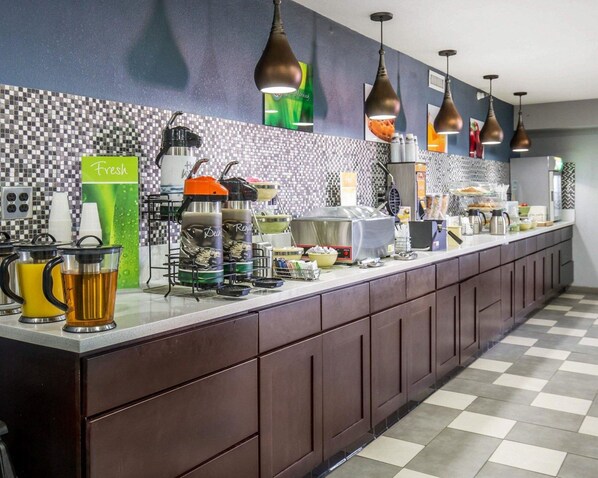 Café da manhã completo grátis todos os dias