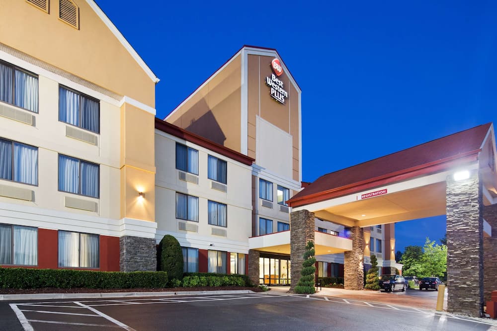 Best Western Plus Huntersville Inn & Suites Near Lake Norman