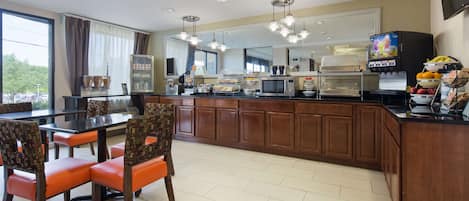 Tägliches inbegriffenes kontinentales Frühstück
