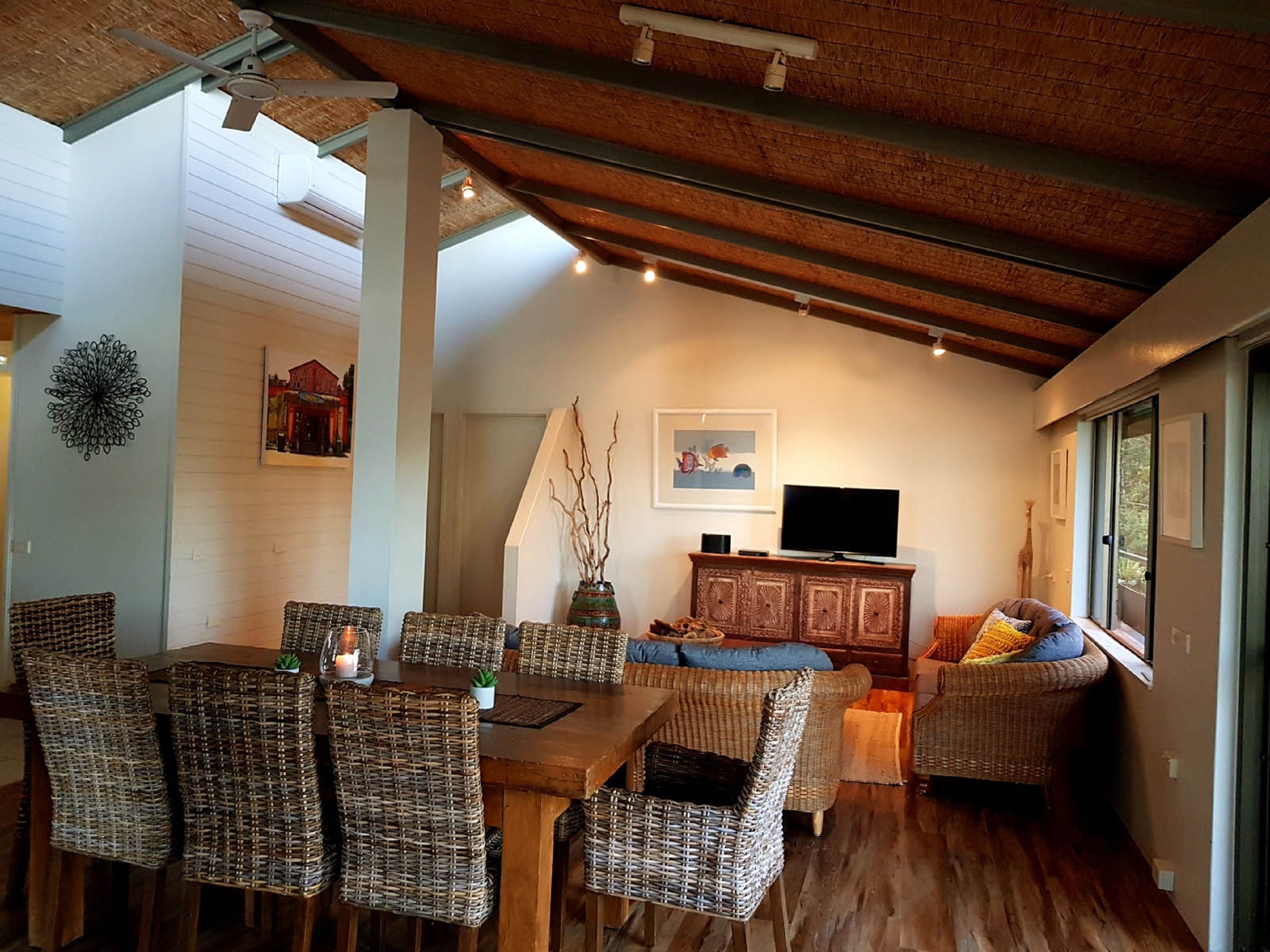 villa, 3 bedrooms | living area