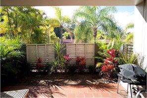 Studio exécutif, cuisinette | Terrasse/patio