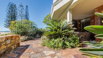 3 Bedrooms Beach House | Terrace/patio