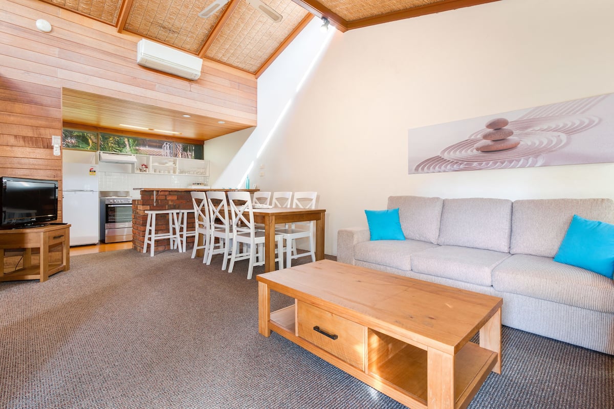 Villa, 1 chambre | Coin séjour
