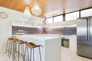 Maison, 3 chambres (Beach) | Cuisine privée | Réfrigérateur, cafetière-théière, grille-pain