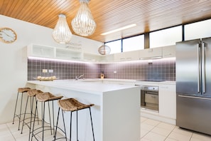 Maison, 3 chambres (Beach) | Cuisine privée | Réfrigérateur, cafetière/bouilloire, grille-pain