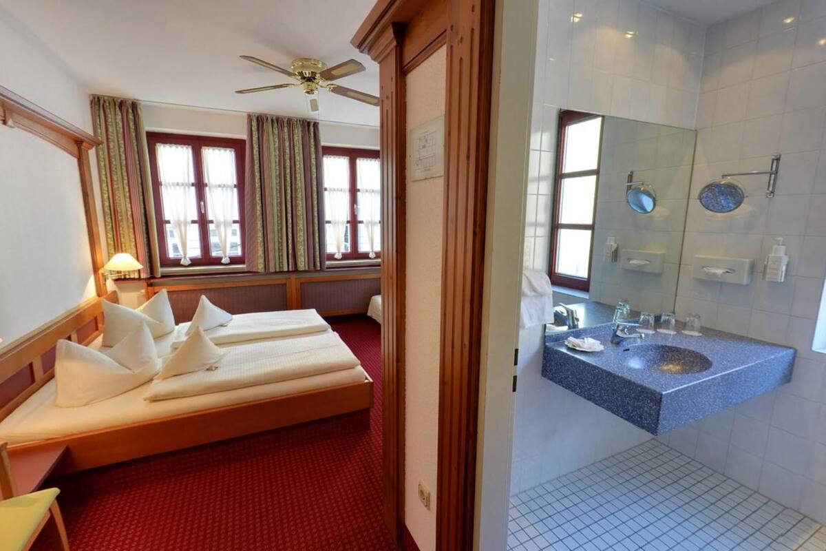 premium bedding, minibar, individually decorated, individually furnished