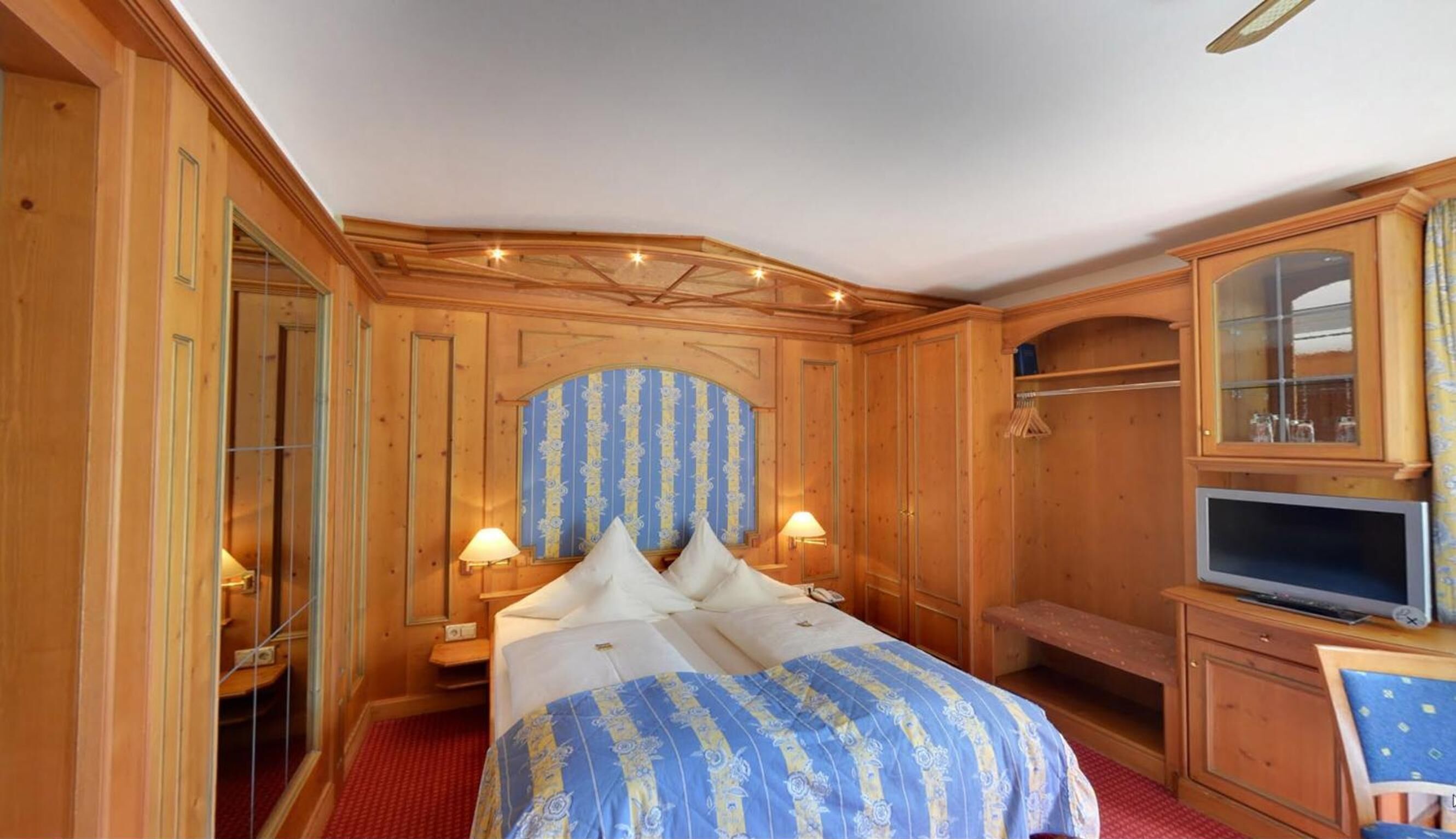 premium bedding, minibar, individually decorated, individually furnished