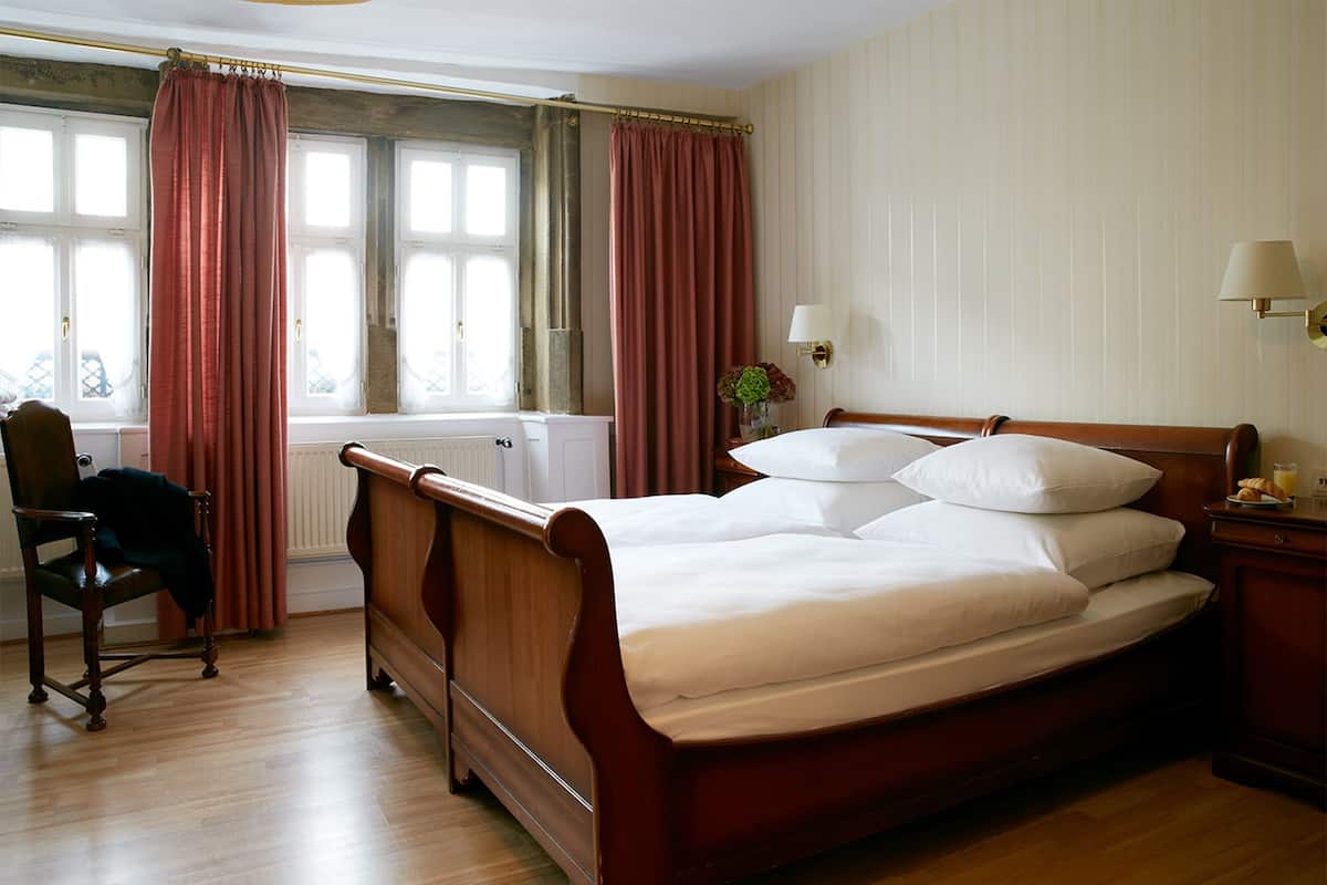 Minibar, in-room safe, desk, cribs (surcharge)