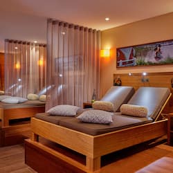 Sauna, tab panas, bilik wap, rawatan badan, urut tuaman batu