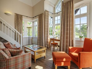 Comfort Junior Suite | Sengetøy av topp kvalitet, minibarvarer (inkludert) og safe på rommet