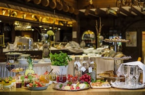 Desayuno estilo bufé