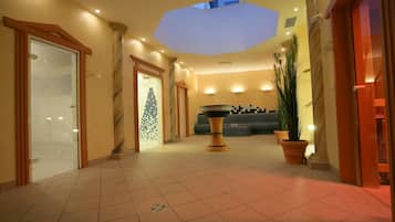 Sauna, Dampfbad, Körperbehandlungen, Aromatherapie, Warmsteinmassagen