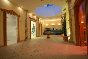 Sauna, steam room, body treatments, aromatherapy, hot stone massages
