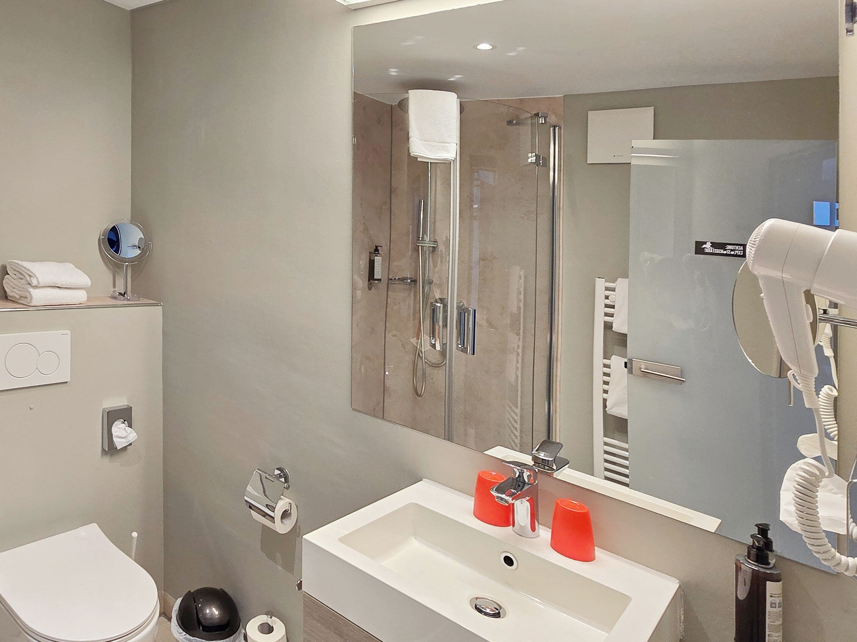 superior double room, 1 double bed | bathroom | free toiletries, hair dryer, towels