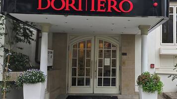 Fachada de la propiedad