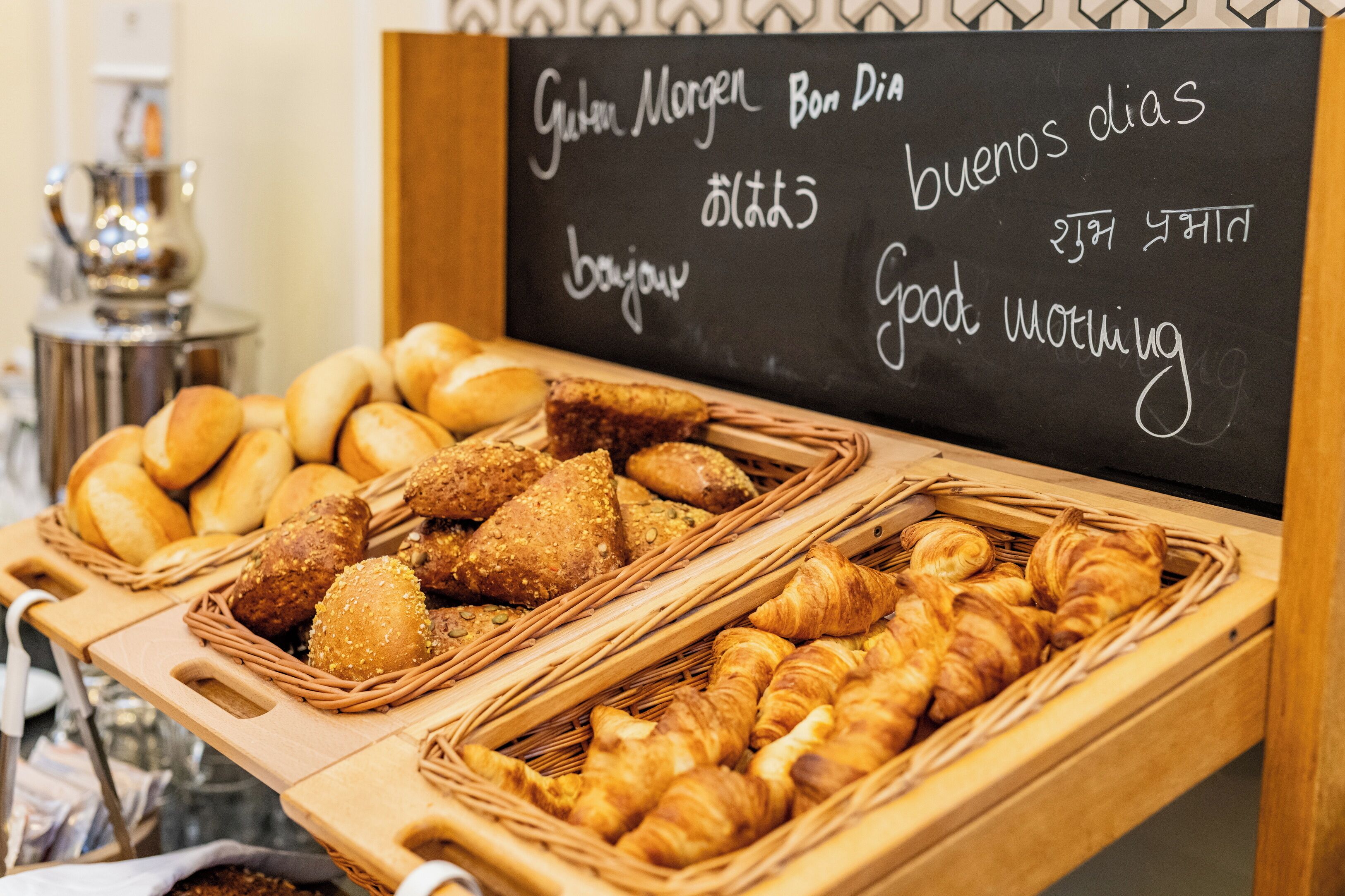 Tägliches Frühstücksbuffet gegen Gebühr