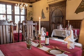 2 restaurants, dinner served - Hotel Kaiserhof (Eisenach)
