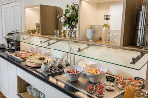 Daily buffet breakfast (EUR 9.50 per person)