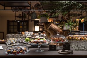 Daily buffet breakfast (EUR 45.00 per person)