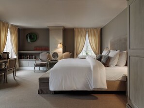 Superiour Manoir | In-room safe, desk, iron/ironing board, free WiFi