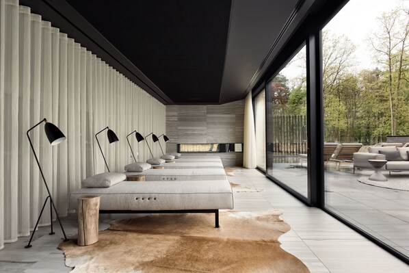 Couples treatment rooms, sauna, hot tub, steam room, Turkish bath