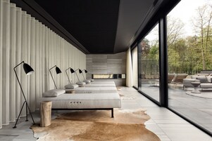 Couples treatment rooms, sauna, hot tub, steam room, Turkish bath