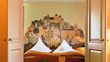 Comfort Suite | Peralatan tempat tidur premium, bar mini, peti besi dalam bilik