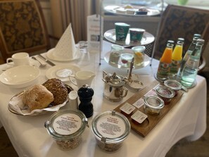 Gratis kontinental frukost varje dag