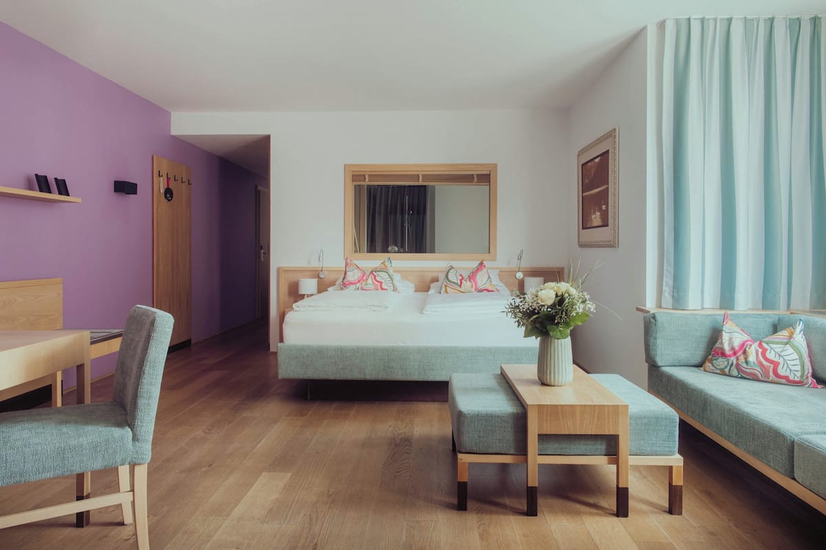 Junior Suite, Mountain View (Perling) | Hypo-allergenic bedding, in-room safe, individually decorated